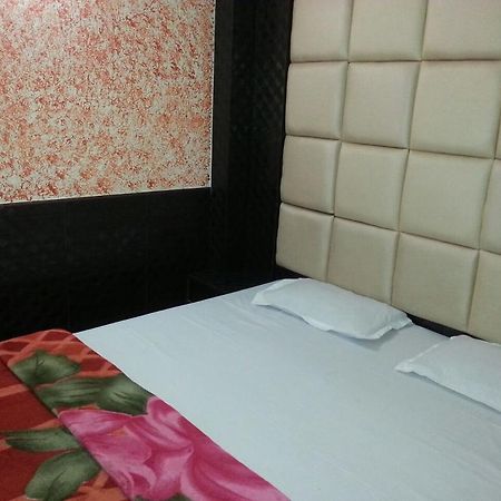 דלהי Hotel Silver Palace מראה חיצוני תמונה