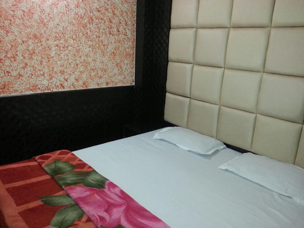 דלהי Hotel Silver Palace מראה חיצוני תמונה