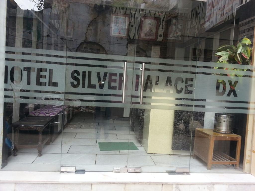 דלהי Hotel Silver Palace מראה חיצוני תמונה